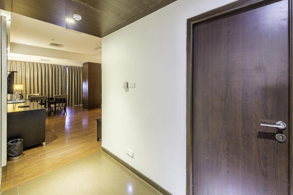 Capital O 9960 Hotel Grand Himayat Hyderabad Exterior photo