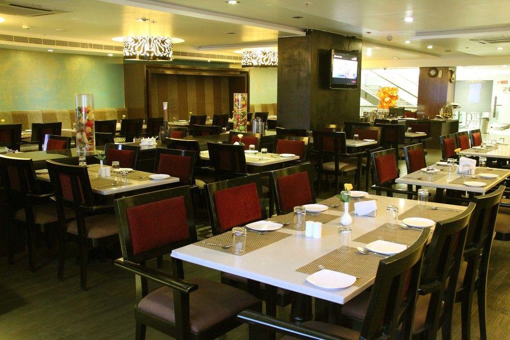Capital O 9960 Hotel Grand Himayat Hyderabad Exterior photo